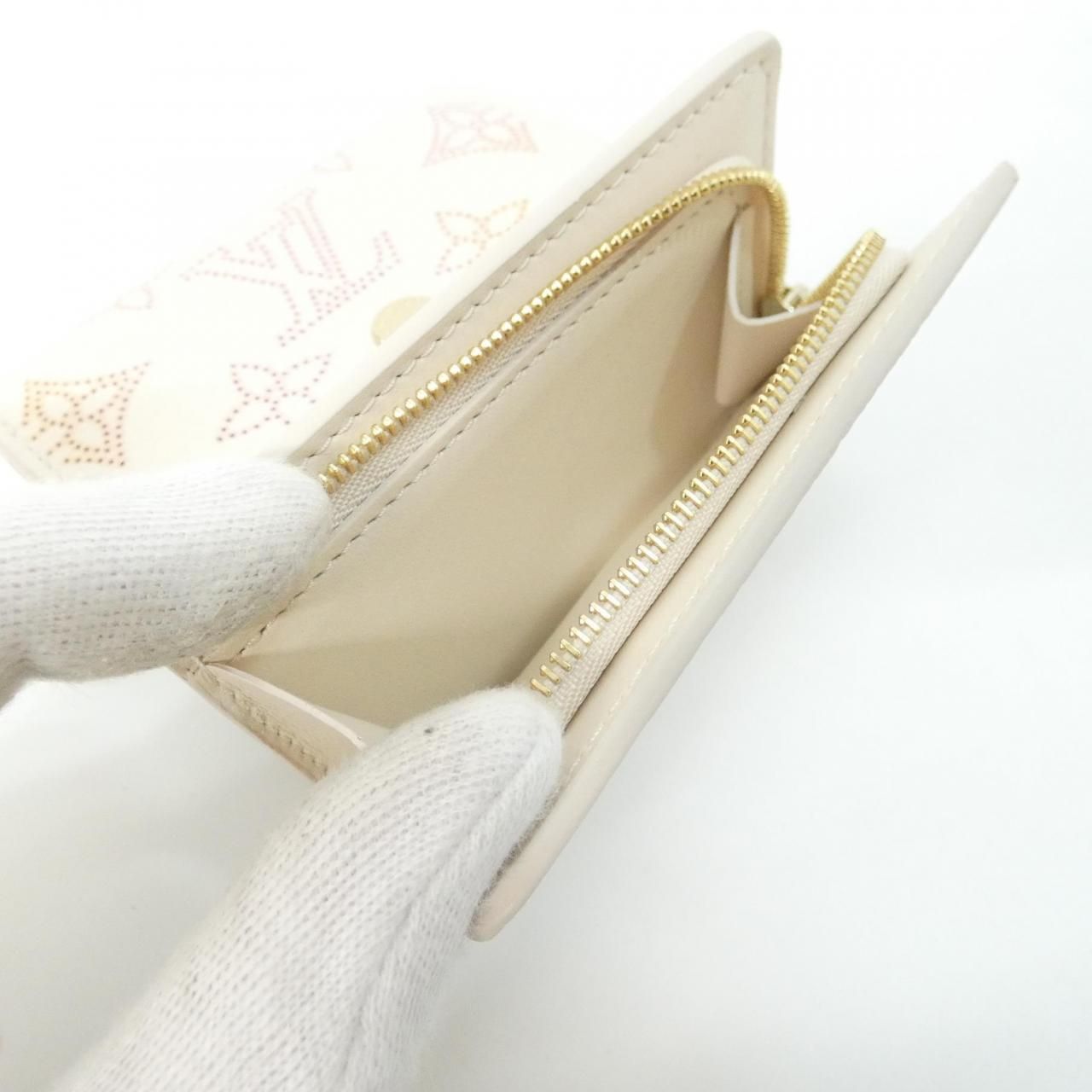 Louis Vuitton Mahina Portefeuille Iris XS Wallet — view 8