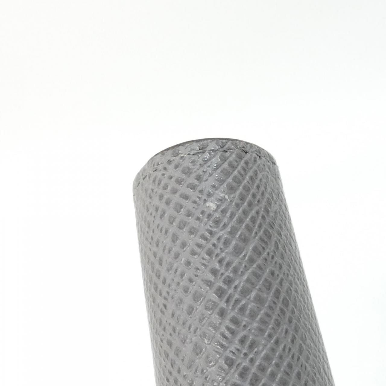 Louis Vuitton Taiga Portefeuille Brazza Wallet — view 4