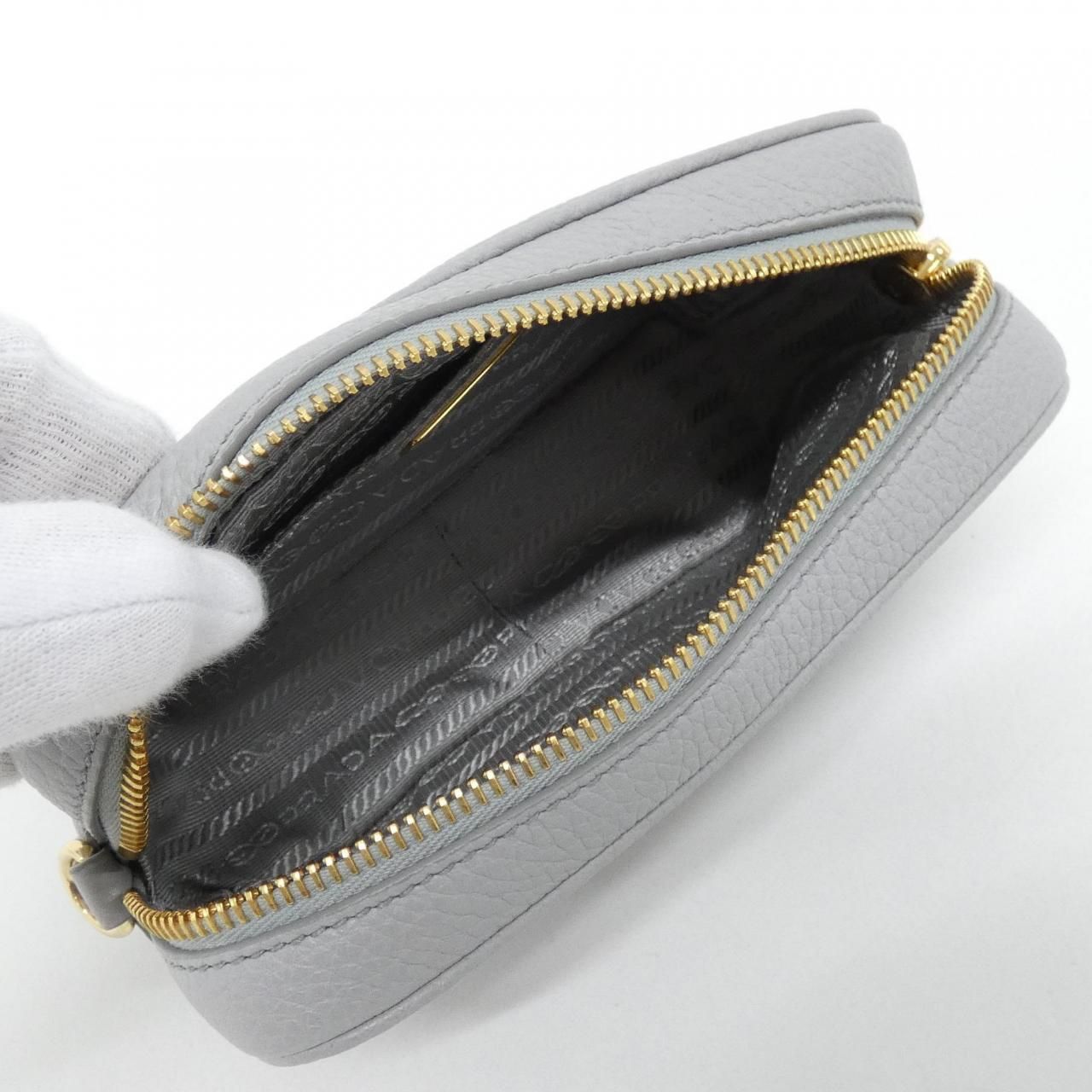 Prada Shoulder Bag Gold — view 6