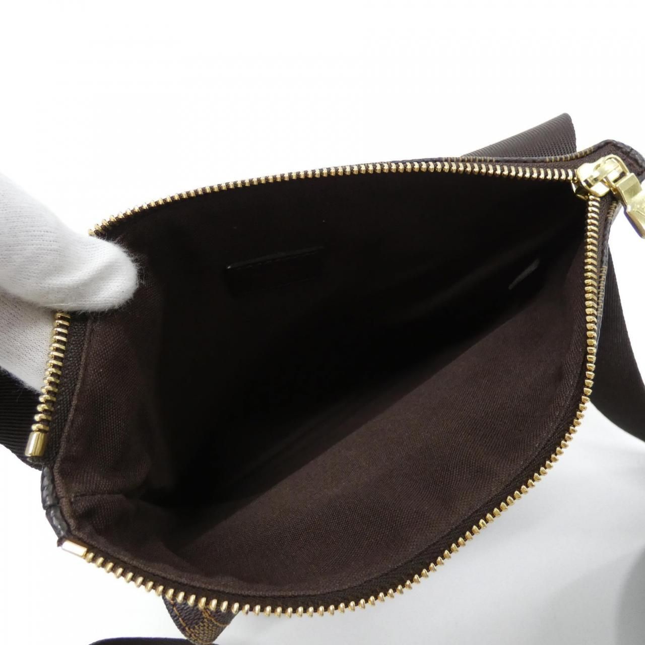 Louis Vuitton Damier Pochette Melville Shoulder Bag — view 6