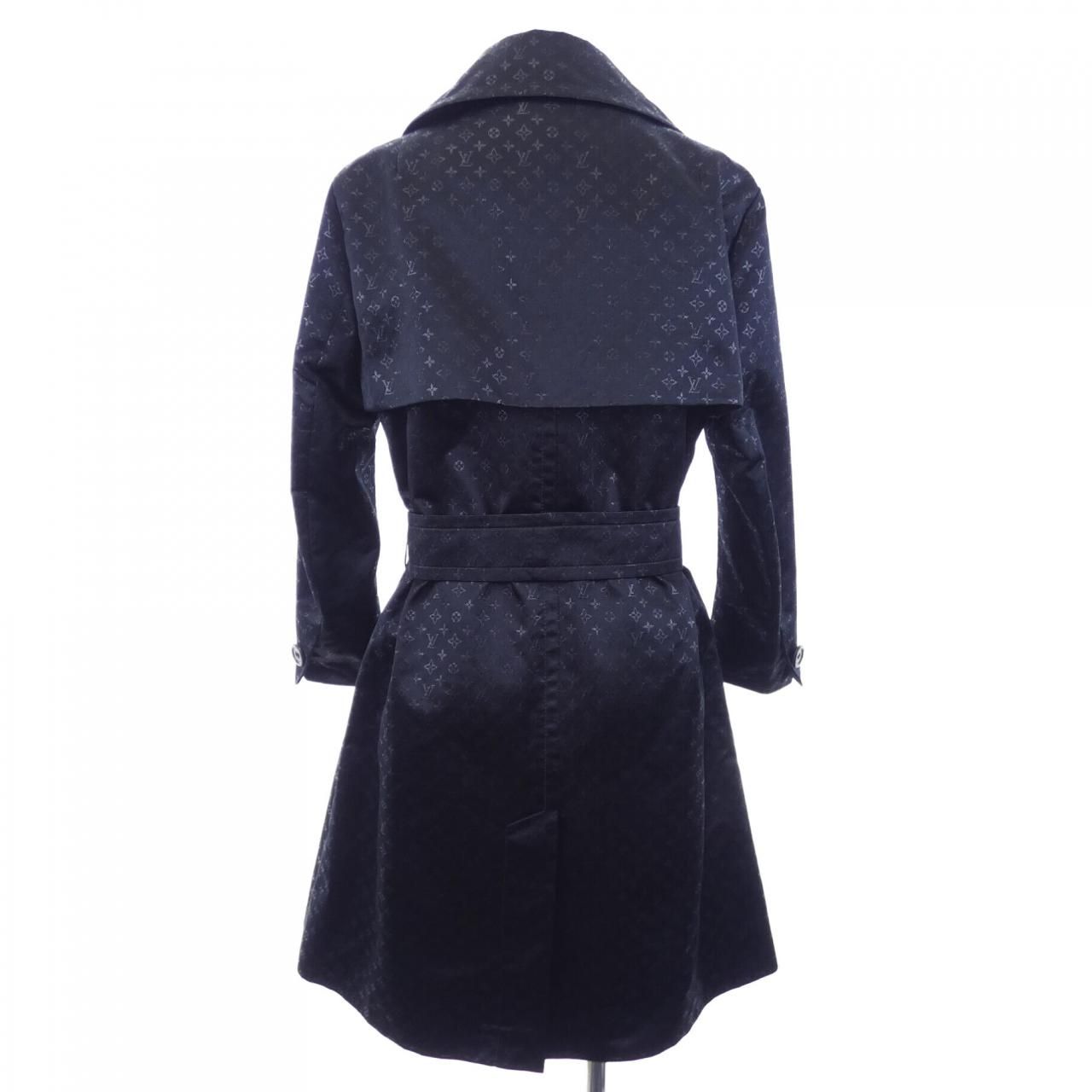 Louis Vuitton Coat Black — view 2