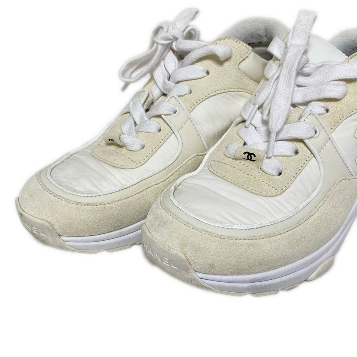 Chanel Sneakers 37 White Ivory CC Logo Leather — view 8