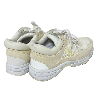 Chanel Sneakers 37 White Ivory CC Logo Leather — view 9
