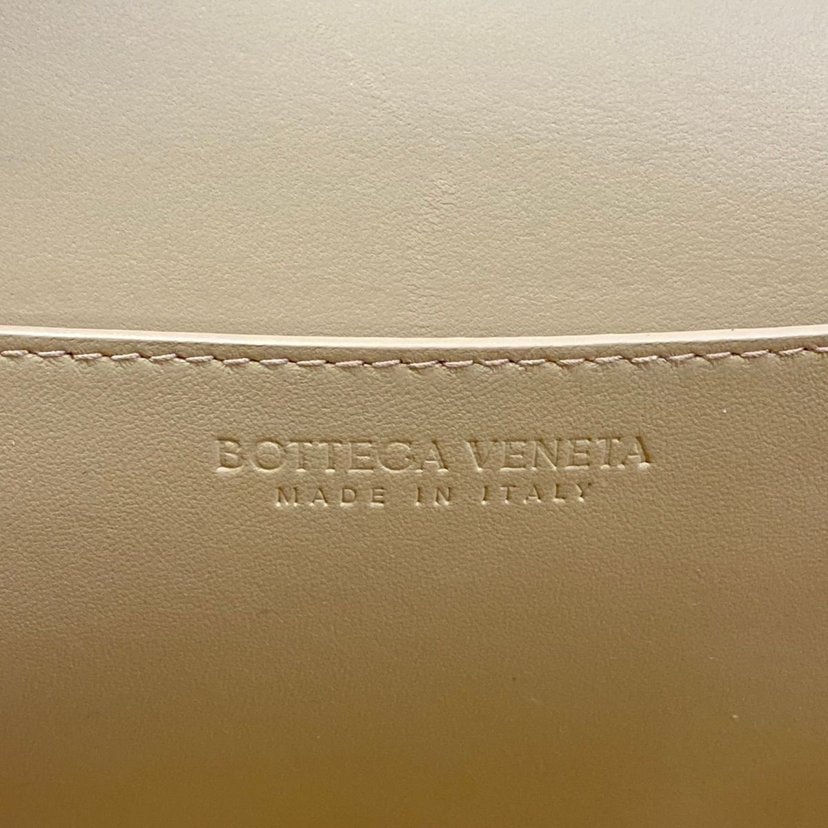 Bottega Veneta Handbag Tip Beige Chain Handle Leather — view 9