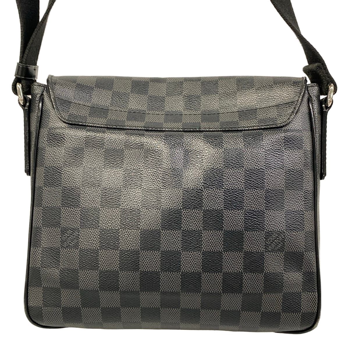 Louis Vuitton Shoulder Bag Damier Graphite District PM — view 3