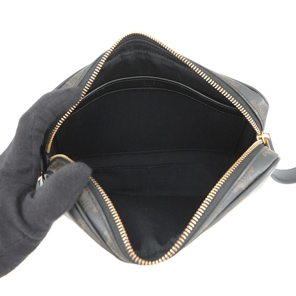 Celine Shoulder Bag Triomphe Horizontal Black — view 5