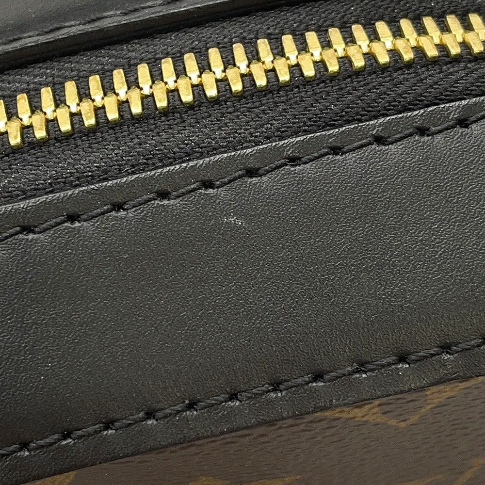 Louis Vuitton Shoulder Bag Monogram Saintonge Tassel Black — view 8