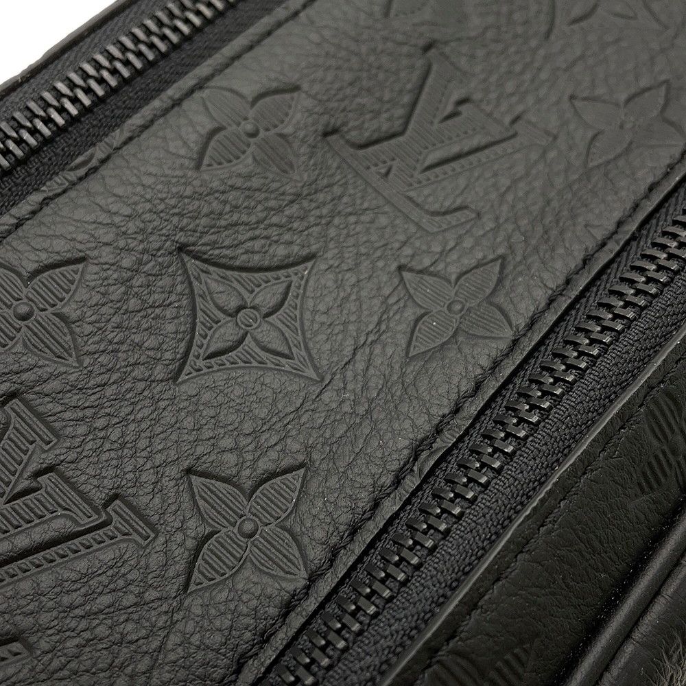 Louis Vuitton Clutch Monogram Shadow Dopp Kit Black — view 7