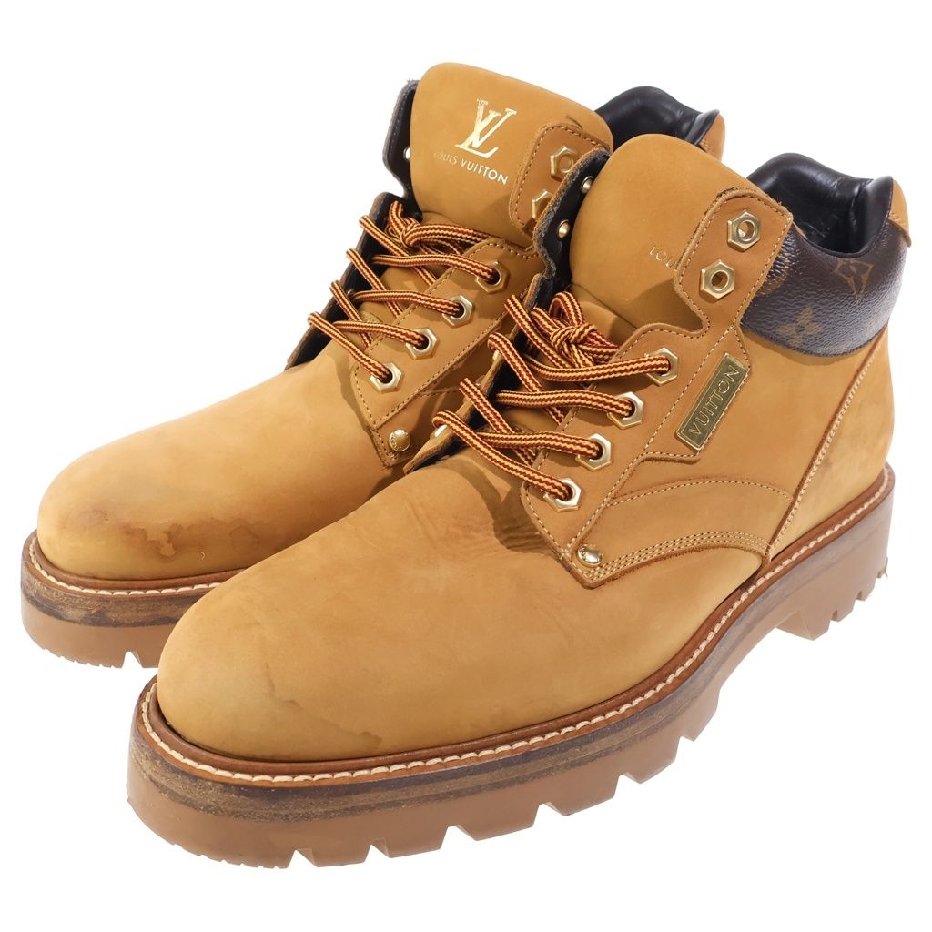 Louis Vuitton Oberkampf Suede Leather High Cut Boots Beige — view 2