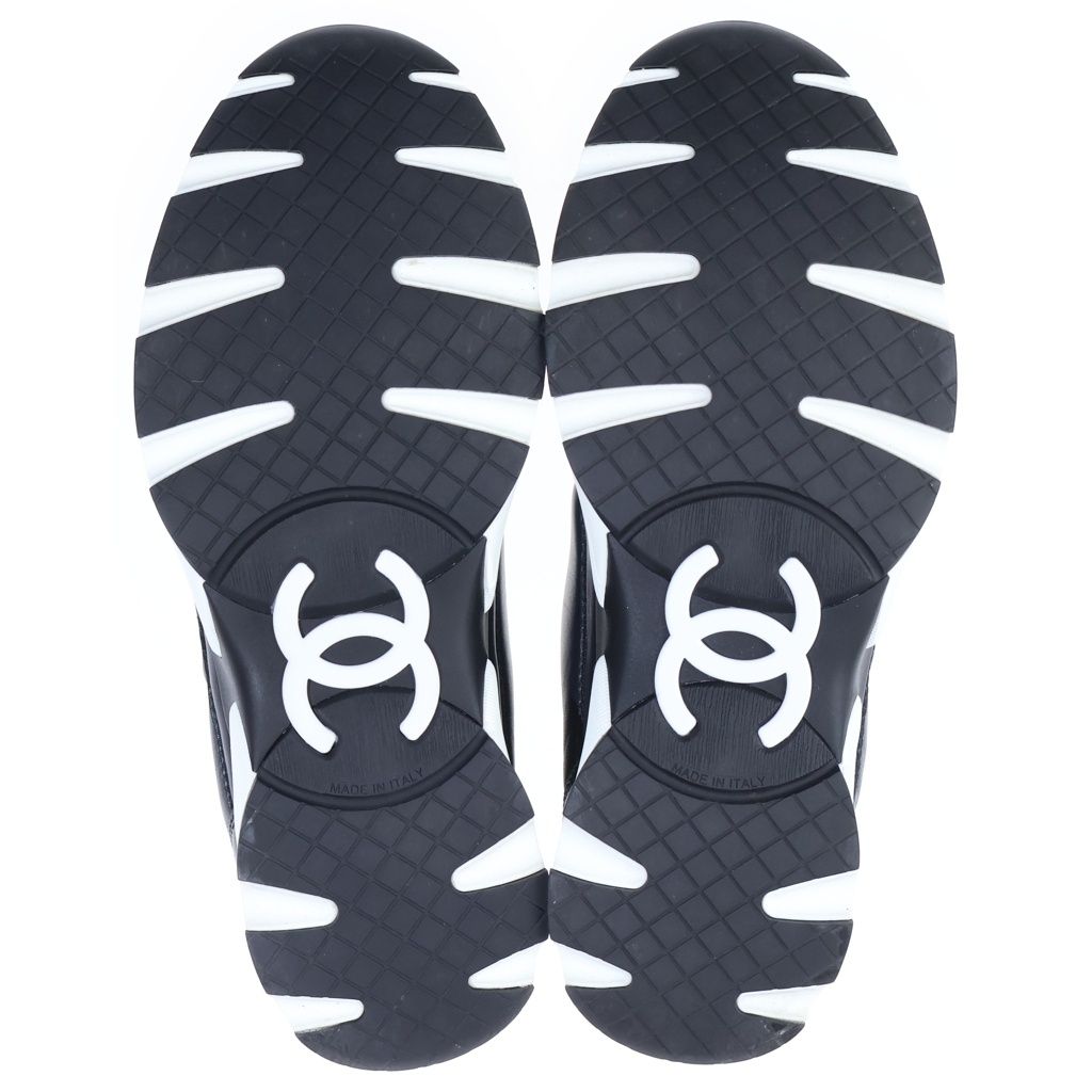 Chanel CC Logo Calfskin Low Cut Sneakers Black — view 5