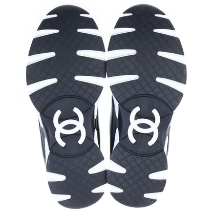 Chanel CC Logo Calfskin Low Cut Sneakers Black — view 5