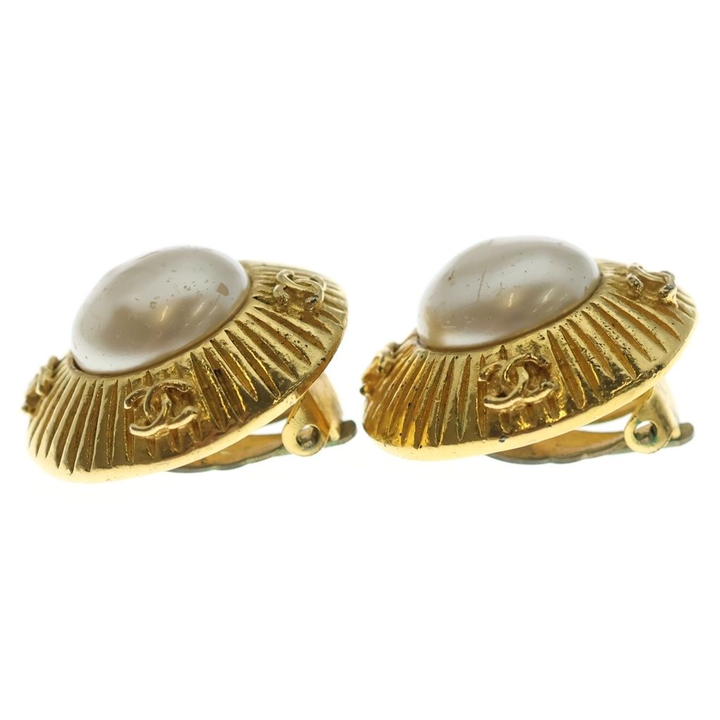 Chanel CC Logo Faux Pearl Round Earrings Gold — view 4