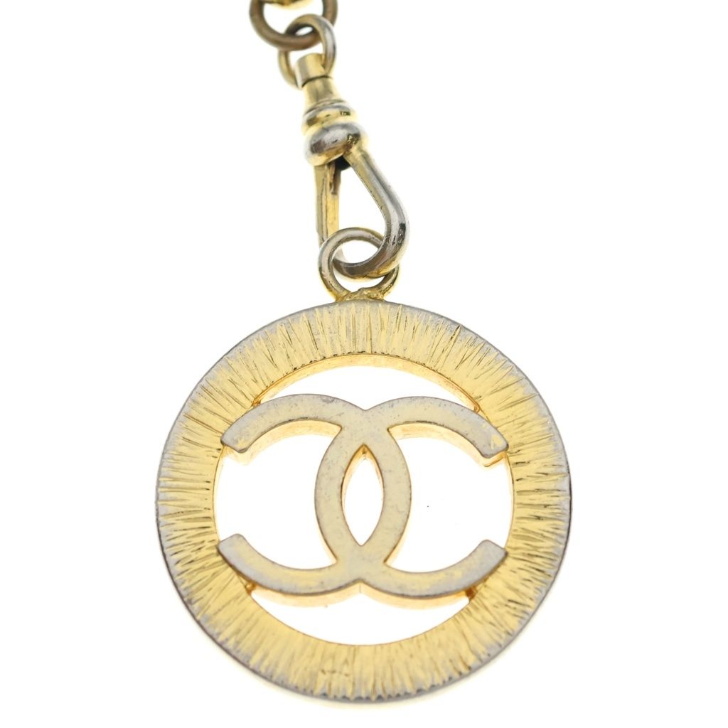 Chanel CC Logo Triple Chain Belt Gold — view 5