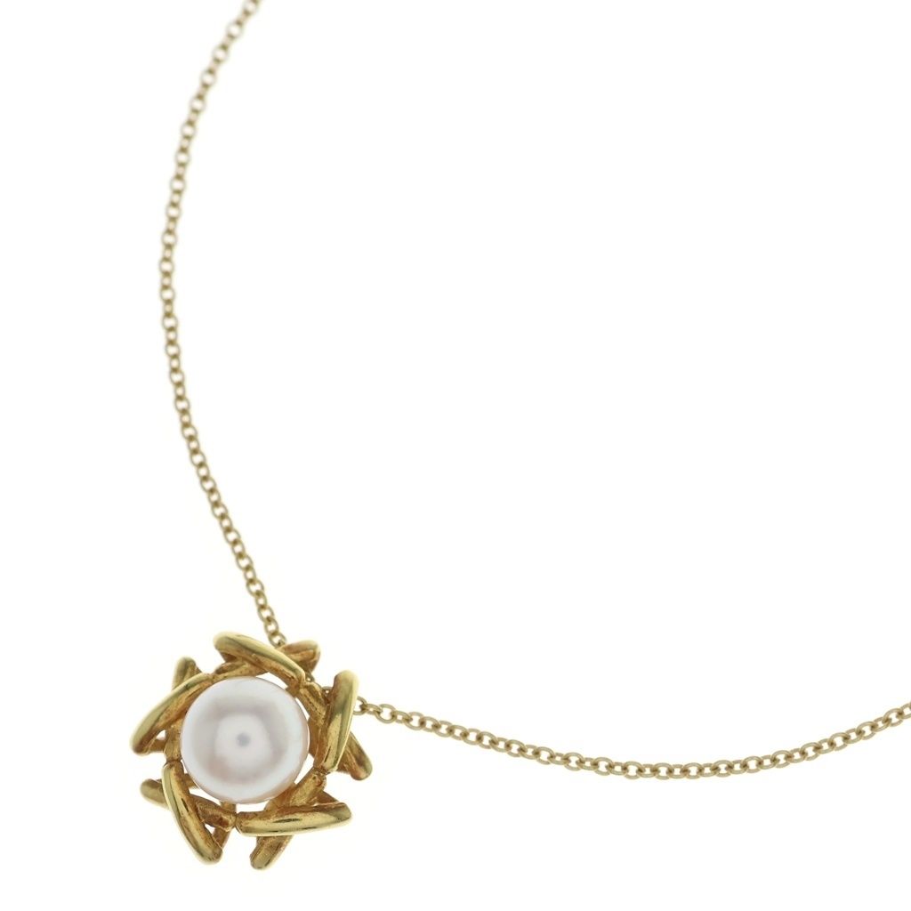 Tiffany & Co Kiss Around Pearl Necklace 18k YG Pendant
