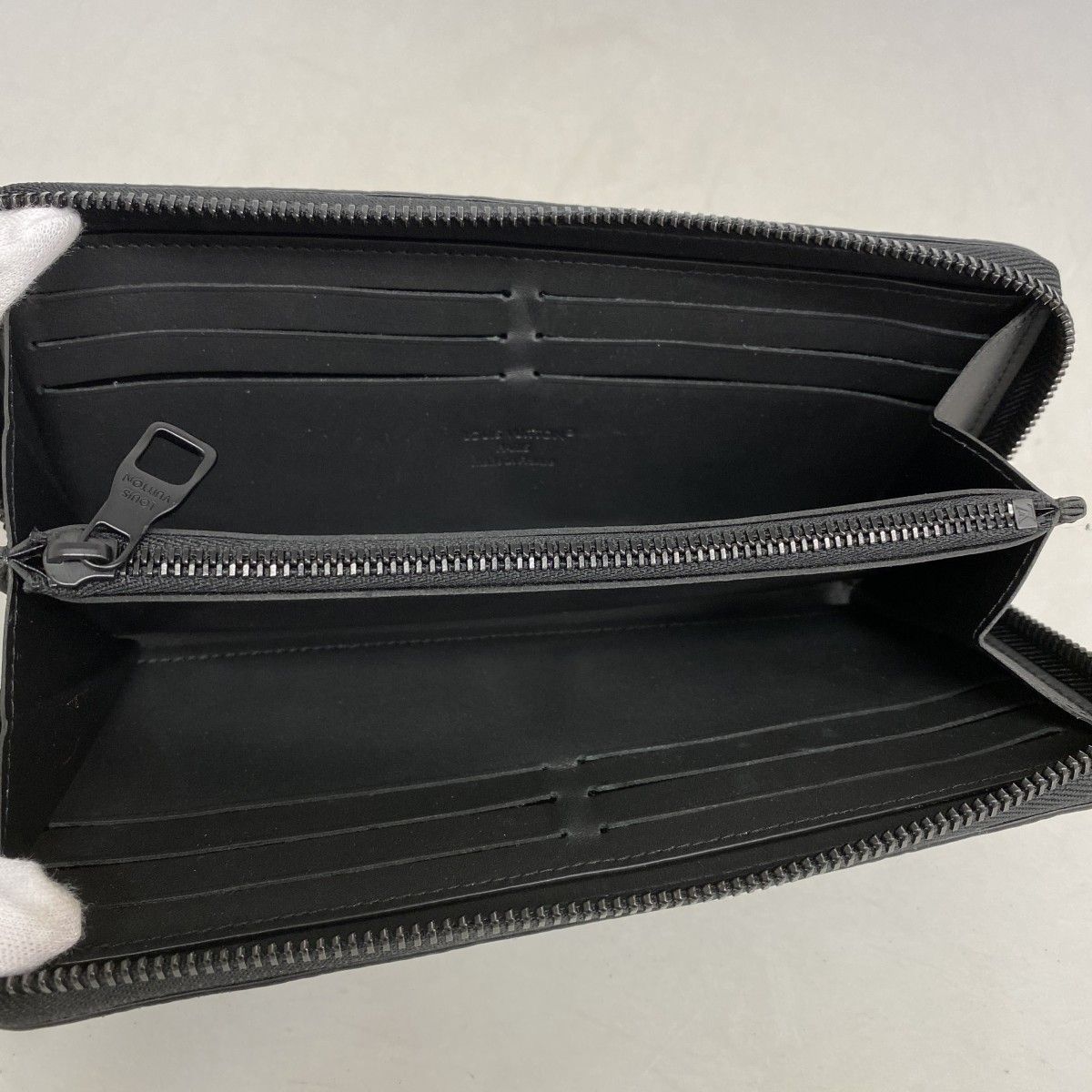Louis Vuitton Wallet Monogram Taurillon Zippy Horizontal Black — view 3
