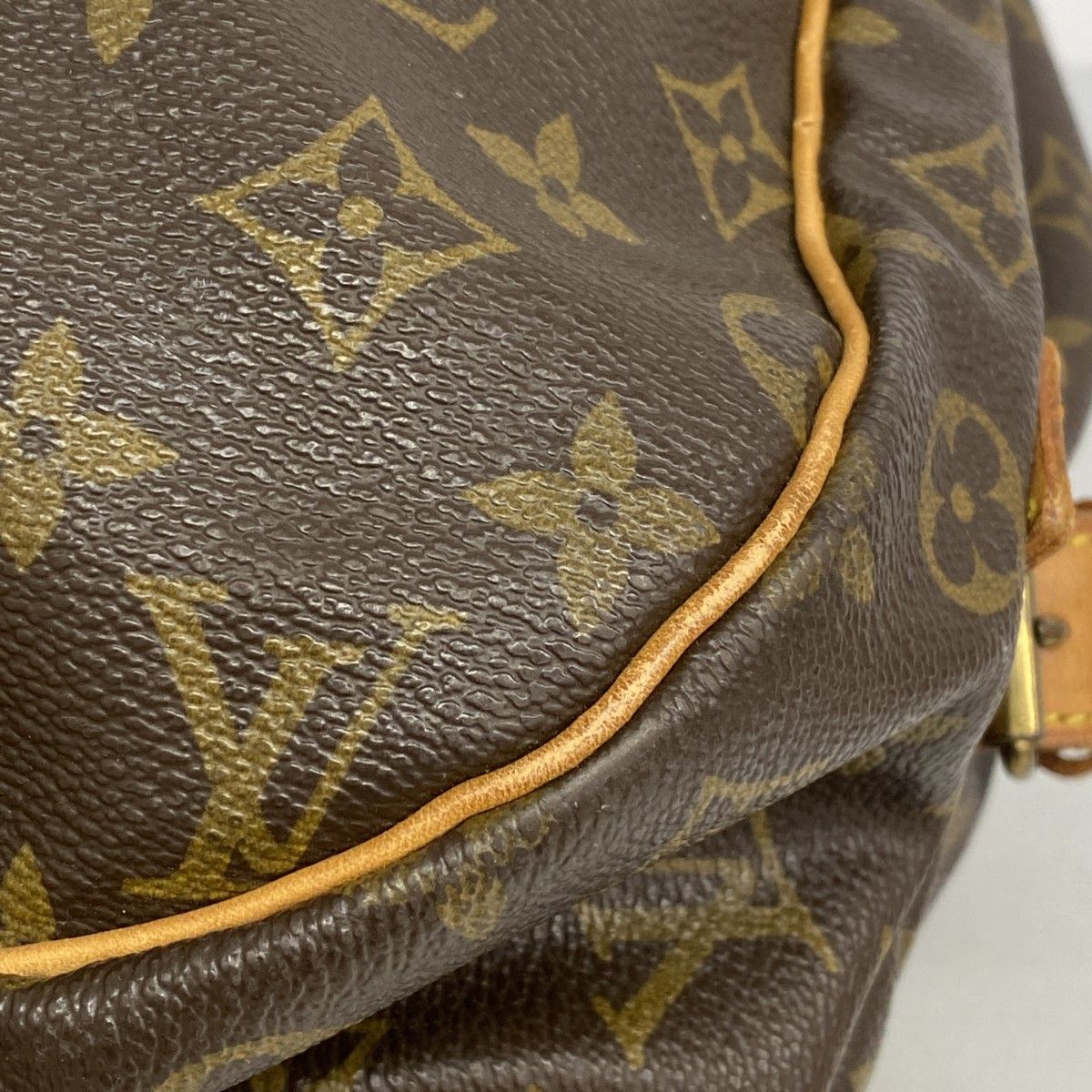 Louis Vuitton Shoulder Bag Monogram Saumur 43 Brown — view 9