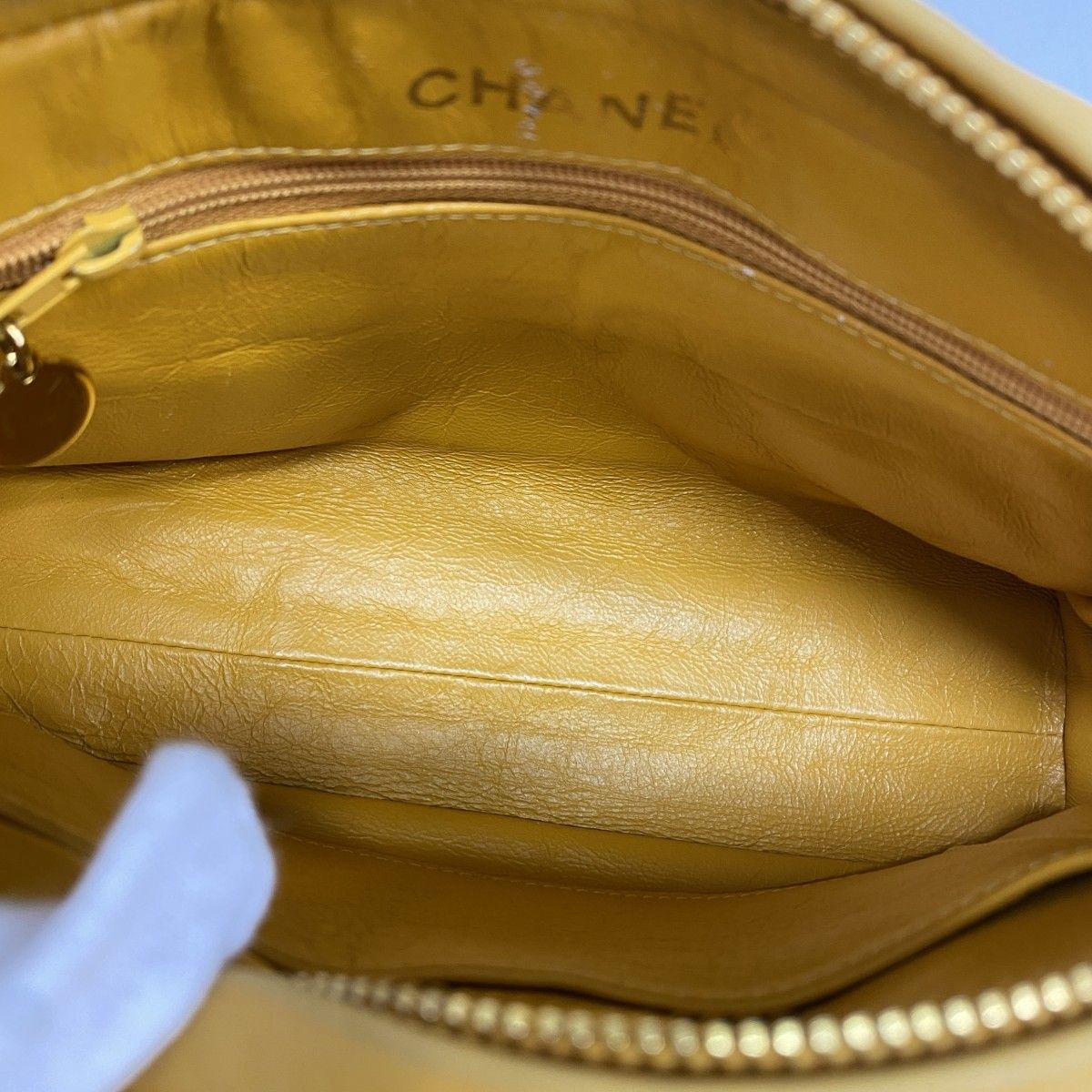 Chanel Shoulder Bag Quilted Lambskin Yellow Gold — view 4