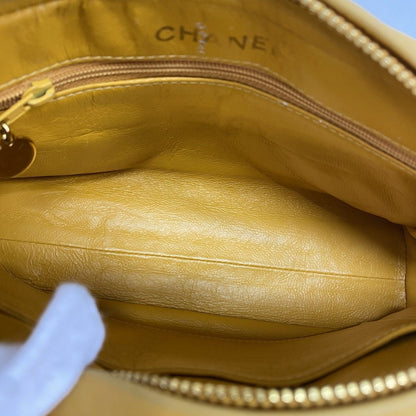 Chanel Shoulder Bag Quilted Lambskin Yellow Gold — view 4