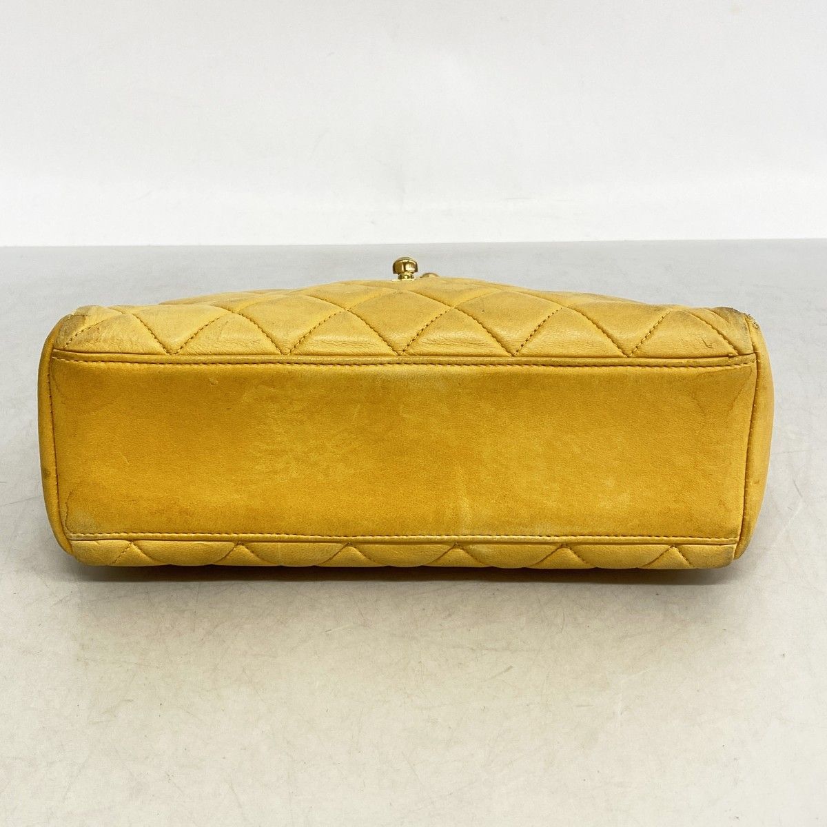 Chanel Shoulder Bag Quilted Lambskin Yellow Gold — view 3