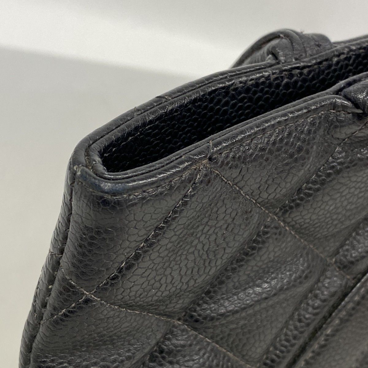 Chanel Tote Medallion Caviar Leather Black Gold — view 8