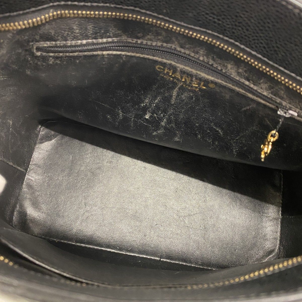 Chanel Tote Medallion Caviar Leather Black Gold — view 4