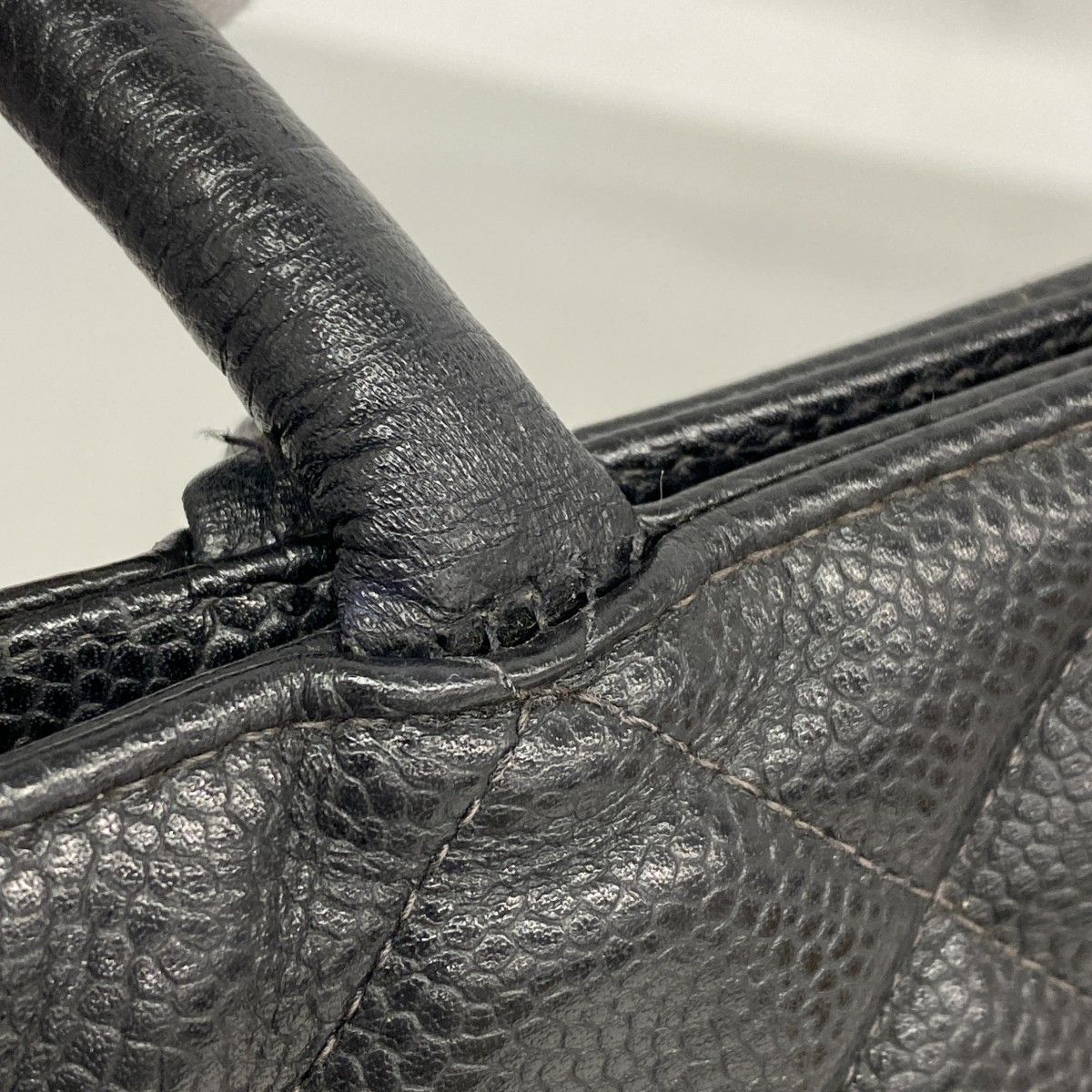 Chanel Tote Medallion Caviar Leather Black Gold — view 7
