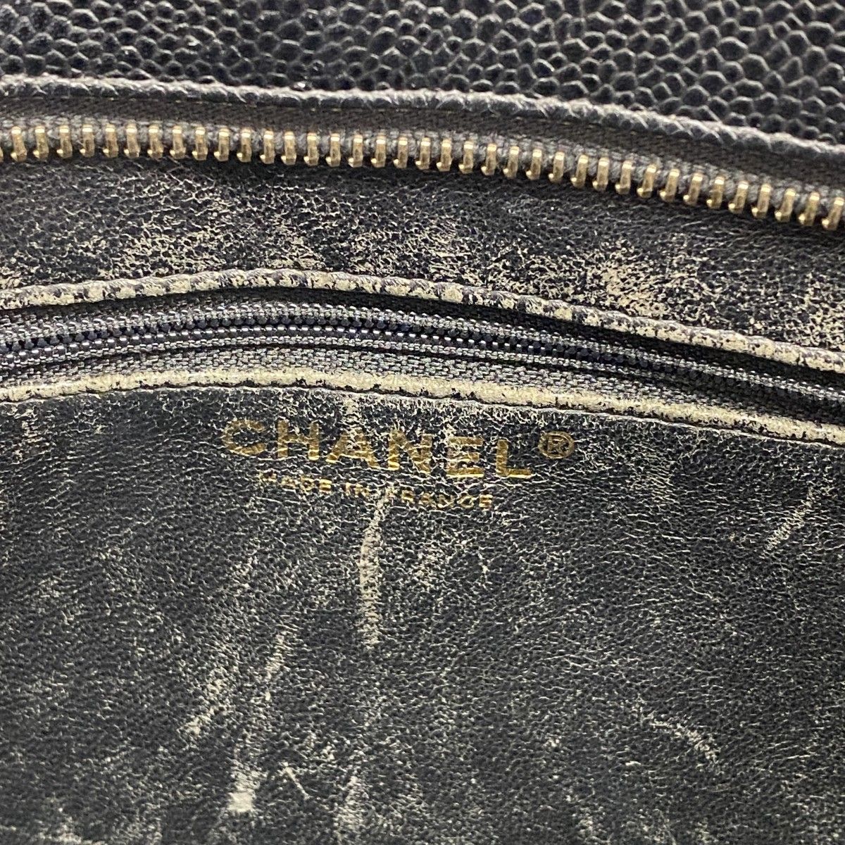 Chanel Tote Medallion Caviar Leather Black Gold — view 5