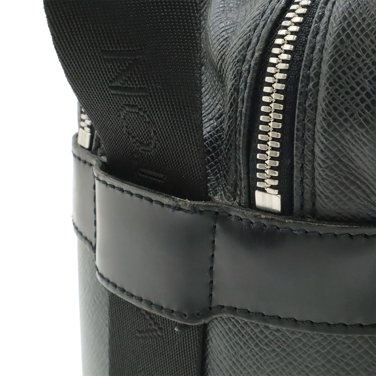 Louis Vuitton Taiga Reporter PM Shoulder Bag Crossbody Leather Ardoise Black — view 4