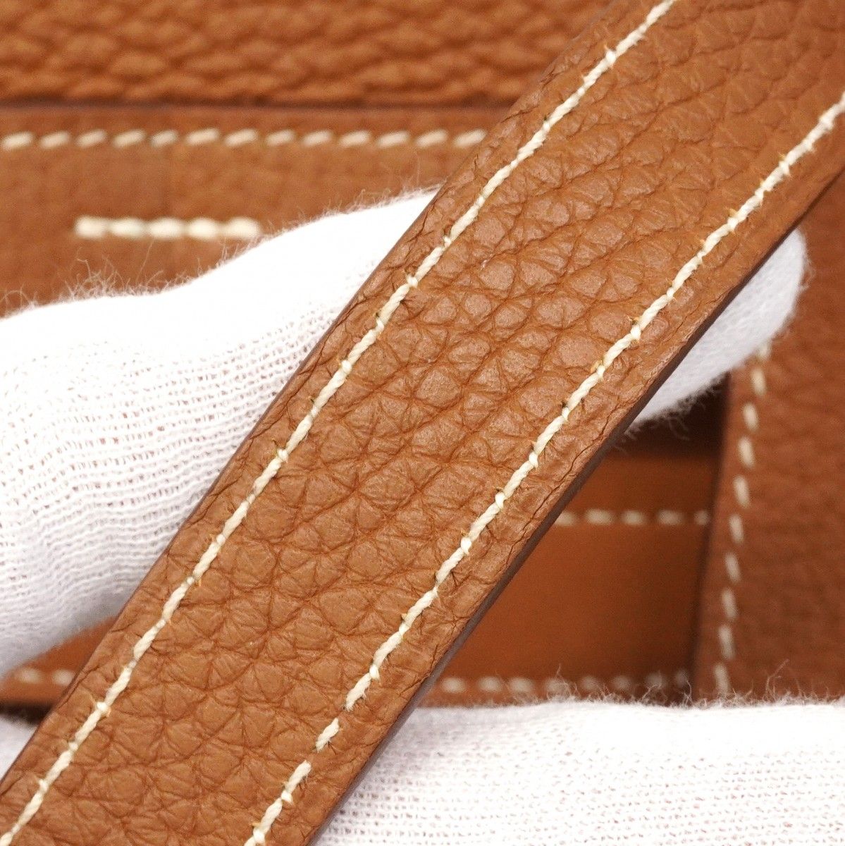 Hermes Handbag Halzan 31 Taurillon Clemence Gold 2-Way Bag — view 8