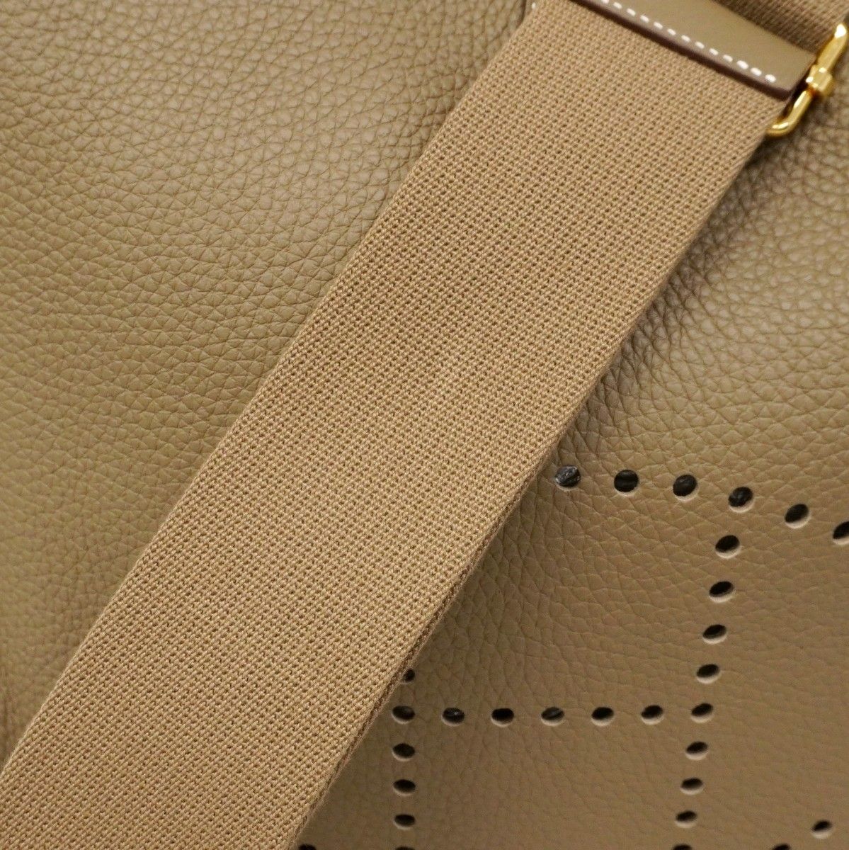 Hermes Shoulder Bag Evelyne Taurillon Clemence Etoupe Gold — view 6