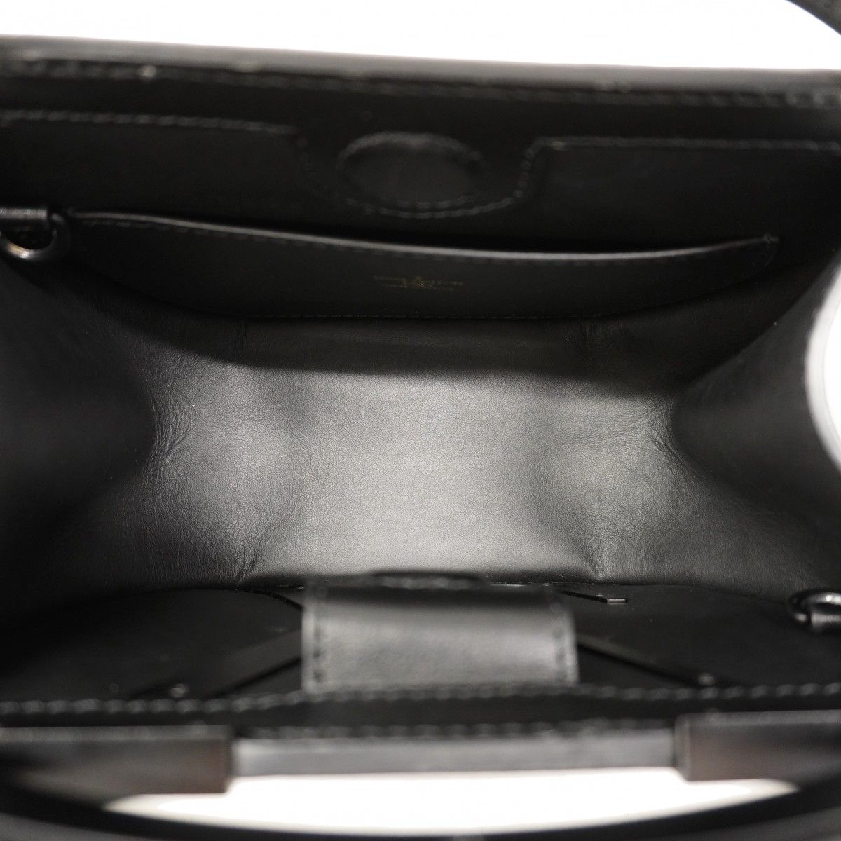 Louis Vuitton Handbag LV Circle Around Me LV White Black Cles — view 4