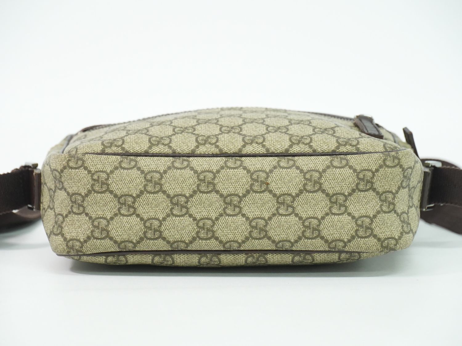 Gucci GG Supreme Shoulder Bag Pochette Beige — view 3
