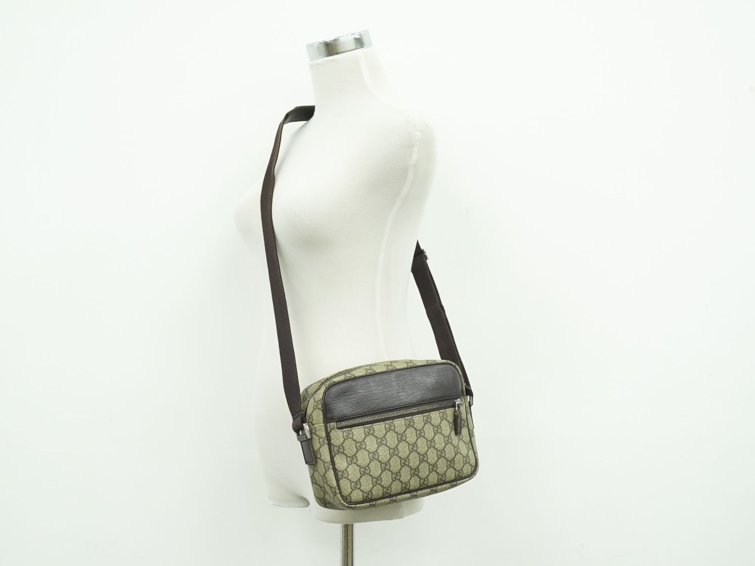 Gucci GG Supreme Shoulder Bag Pochette Beige — view 6