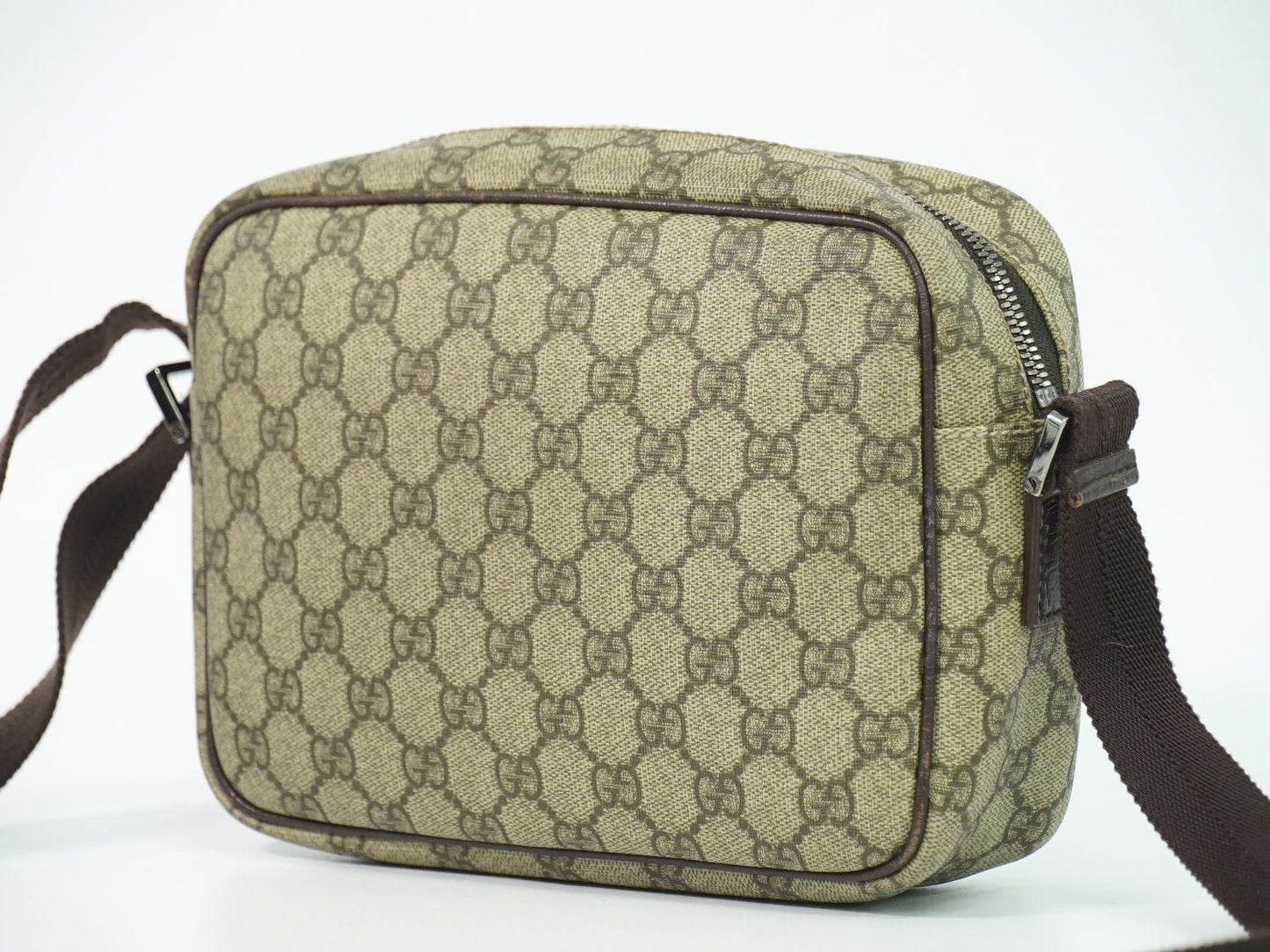 Gucci GG Supreme Shoulder Bag Pochette Beige — view 2