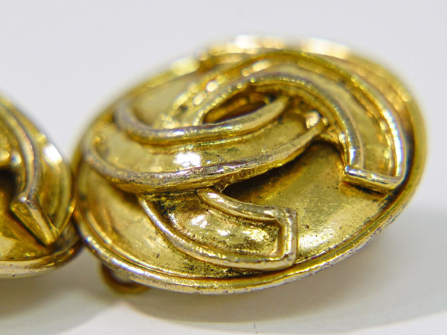 Chanel CC Logo Earrings Gold Plated — view 5