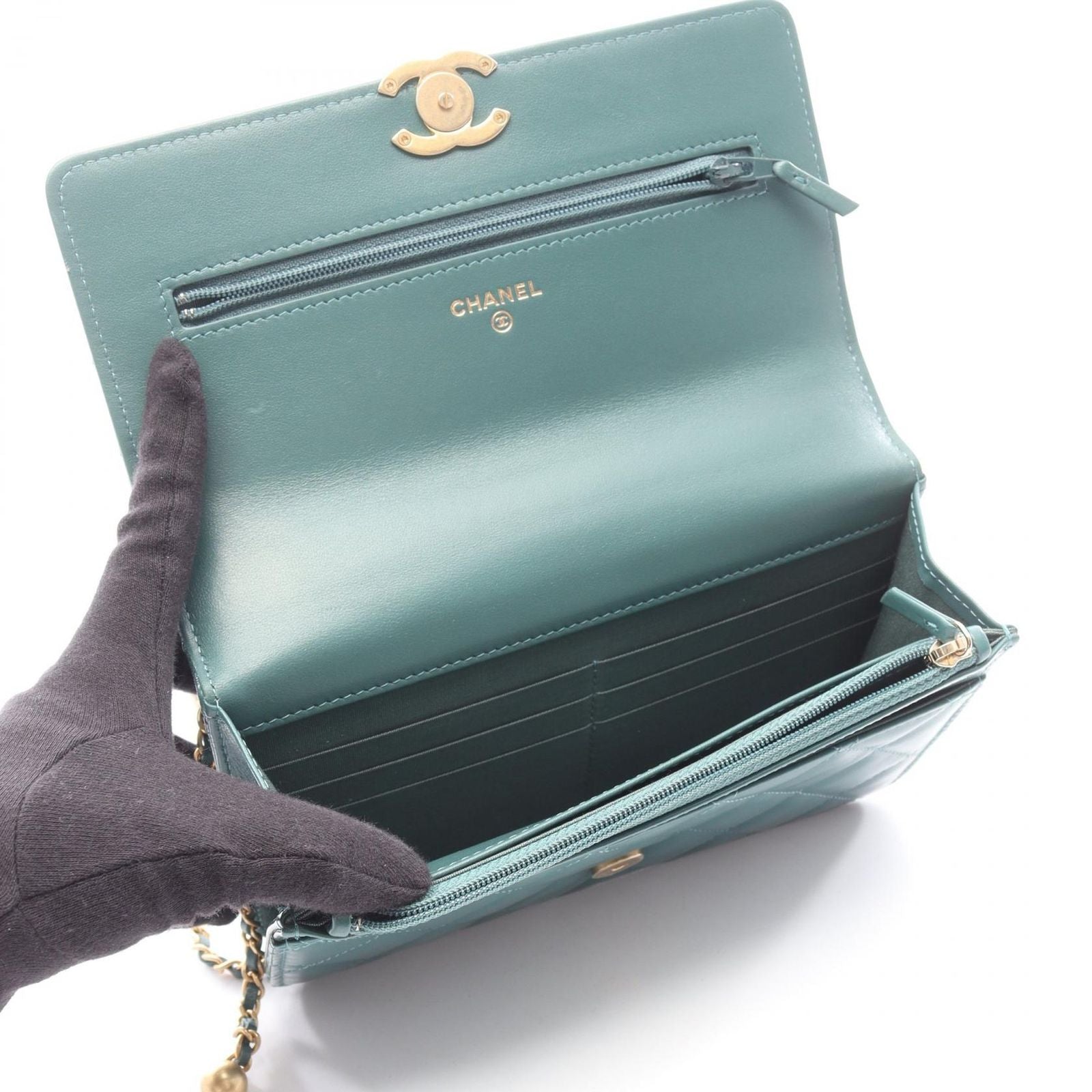 Chanel Shoulder Bag Quilted Green Leather Chain Wallet — view 3