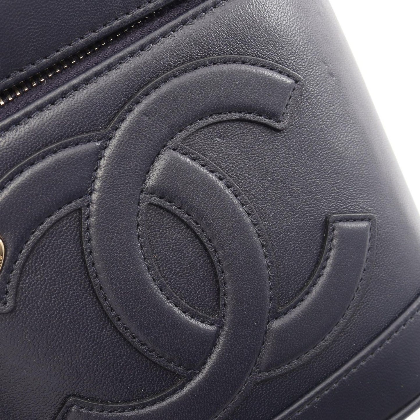 Chanel Handbag CC Logo 2-Way Navy Lambskin CC Vanity Chain — view 9