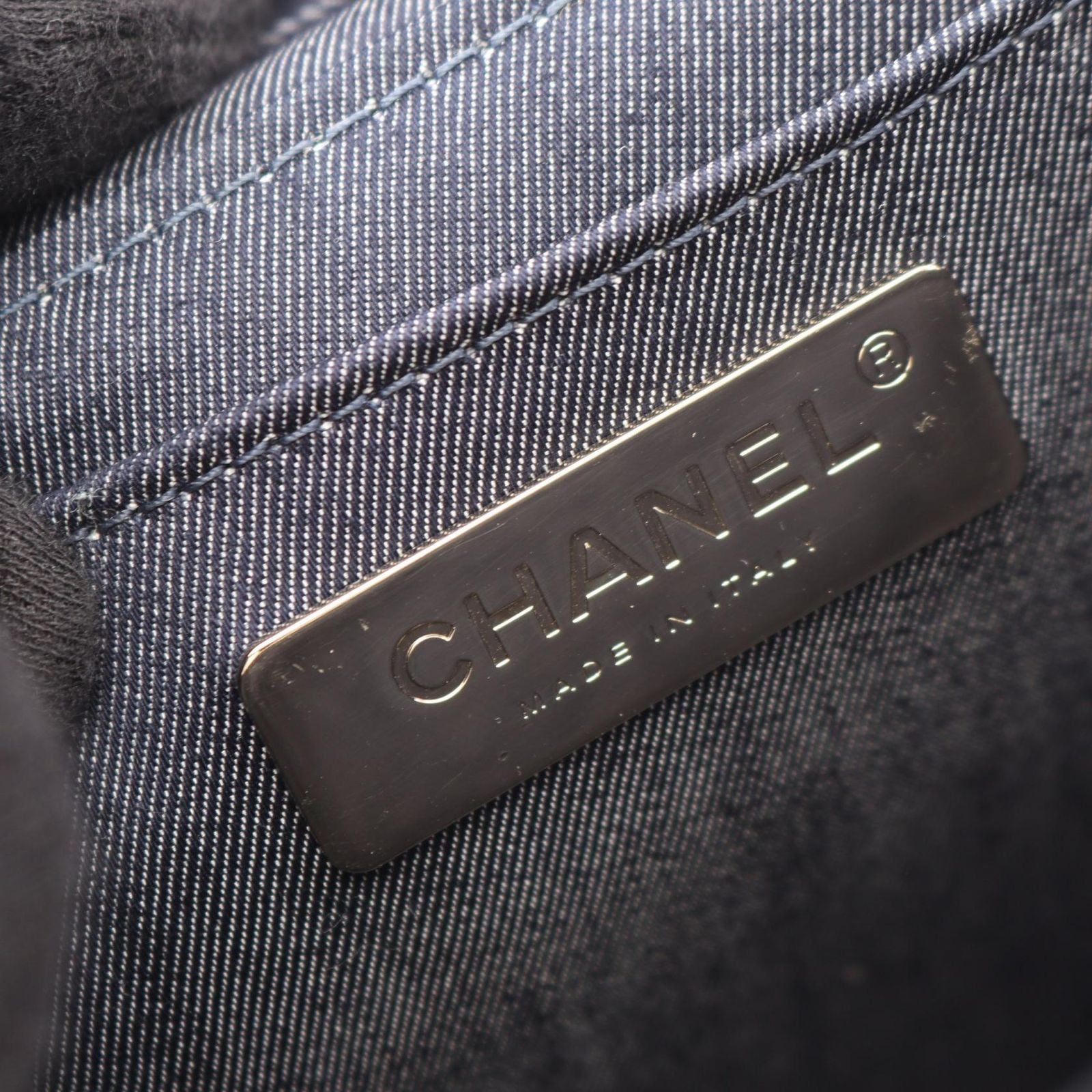 Chanel Handbag CC Logo 2-Way Navy Lambskin CC Vanity Chain — view 4