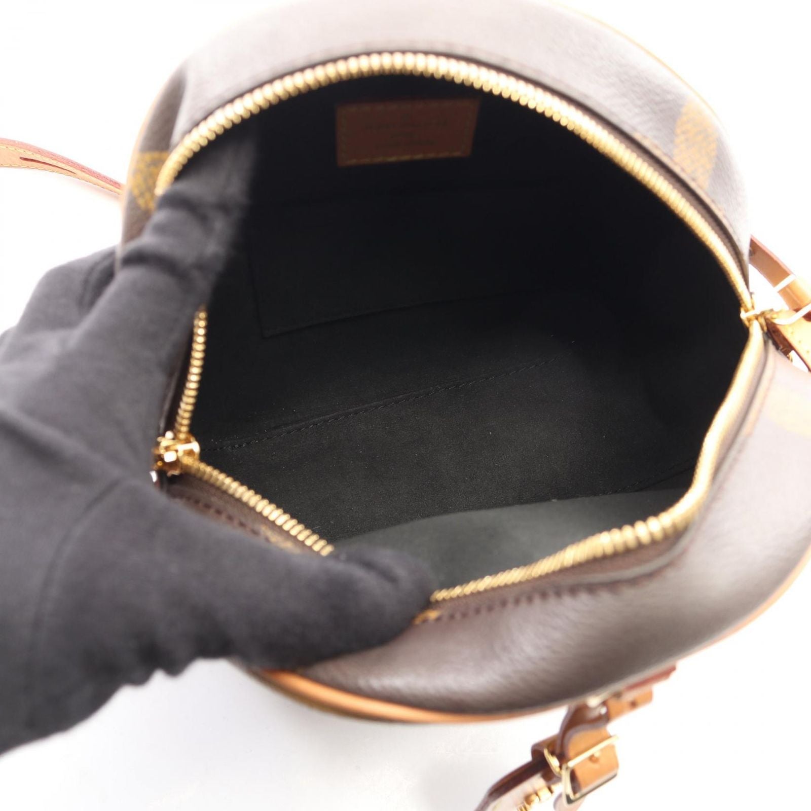Louis Vuitton Shoulder Bag Boite Chapeau Superple Canvas Leather — view 3