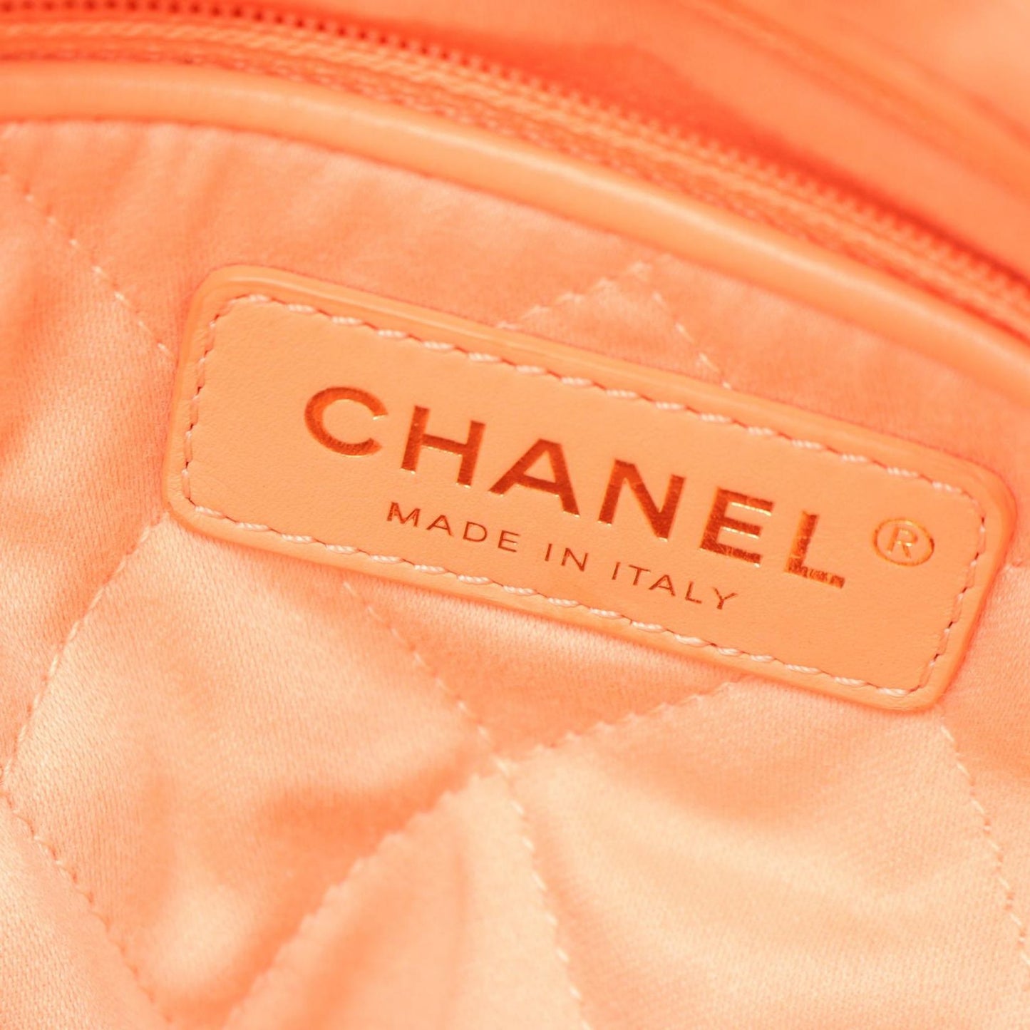 Chanel Backpack 22 Large Coral Pink Caviar Leather 22 Quilted Chain — view 4
