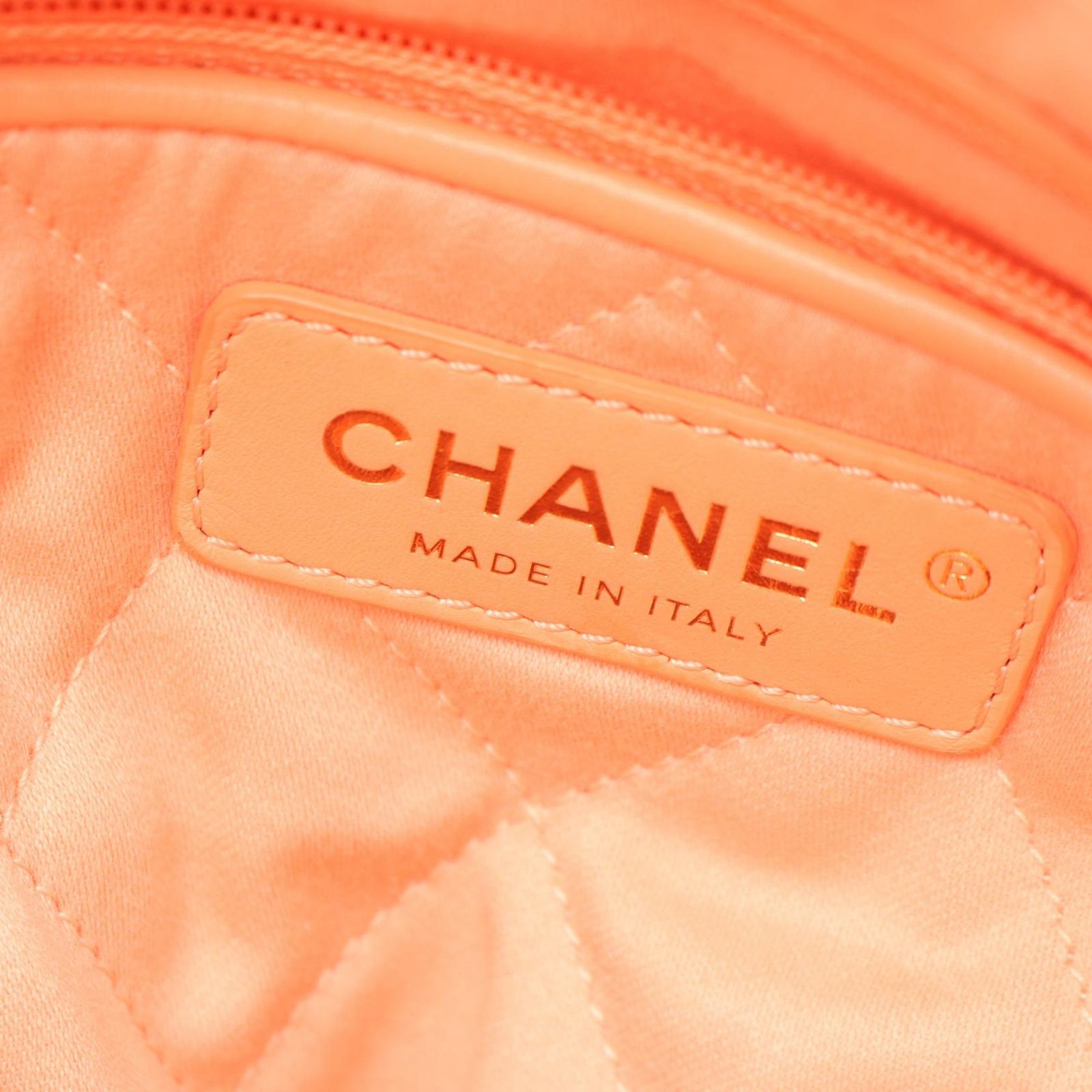 Chanel Backpack 22 Large Coral Pink Caviar Leather 22 Quilted Chain — view 4
