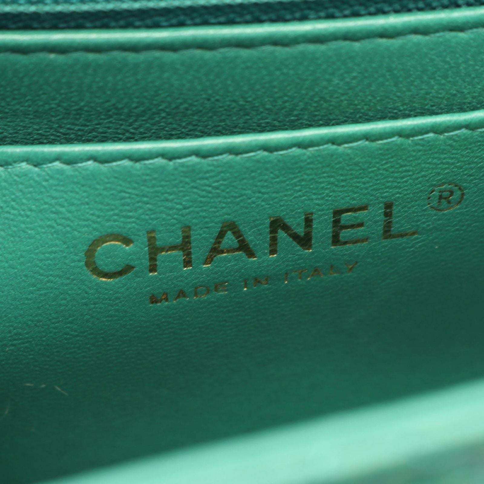Chanel Shoulder Bag Mini Quilted Green Lambskin Chain — view 4