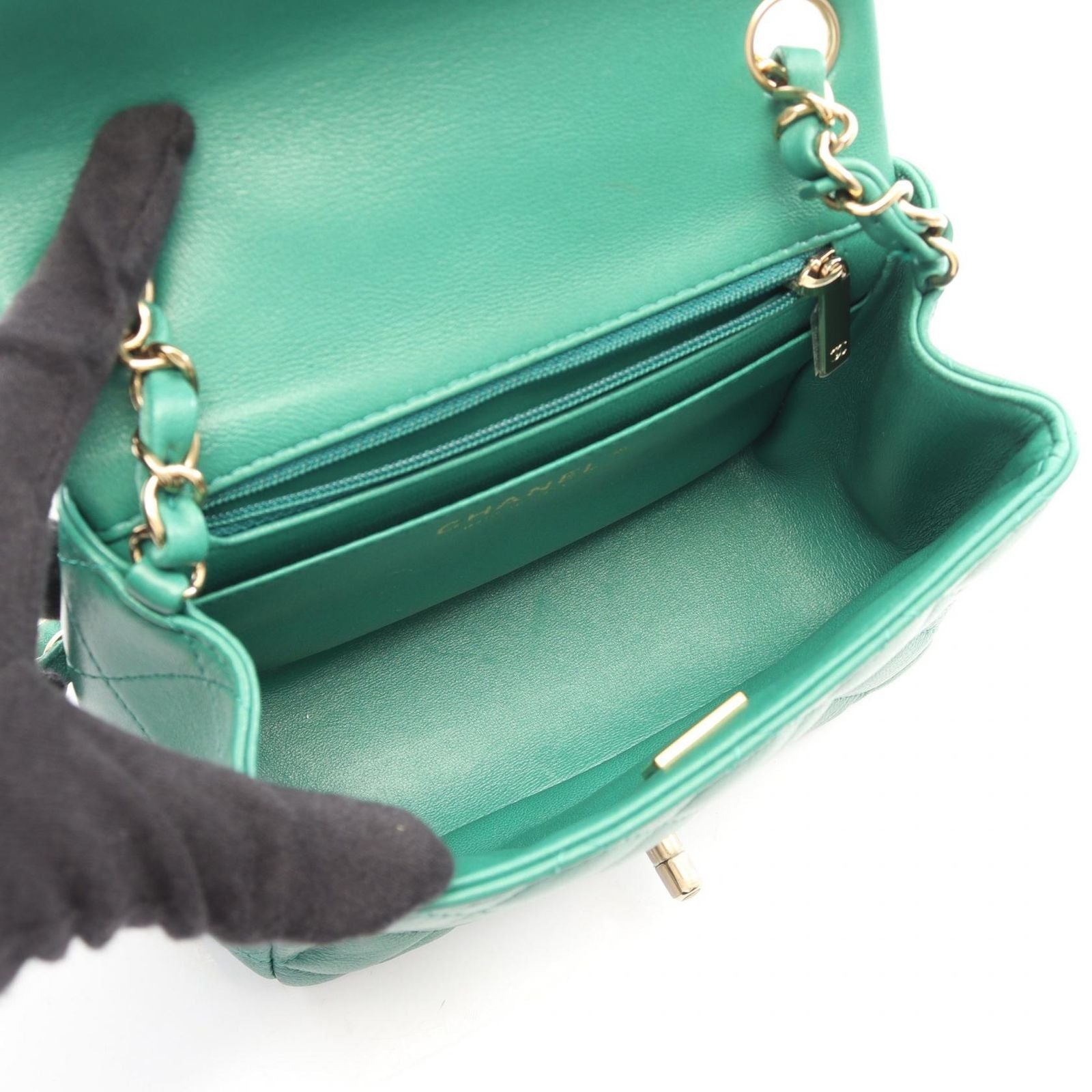 Chanel Shoulder Bag Mini Quilted Green Lambskin Chain — view 3