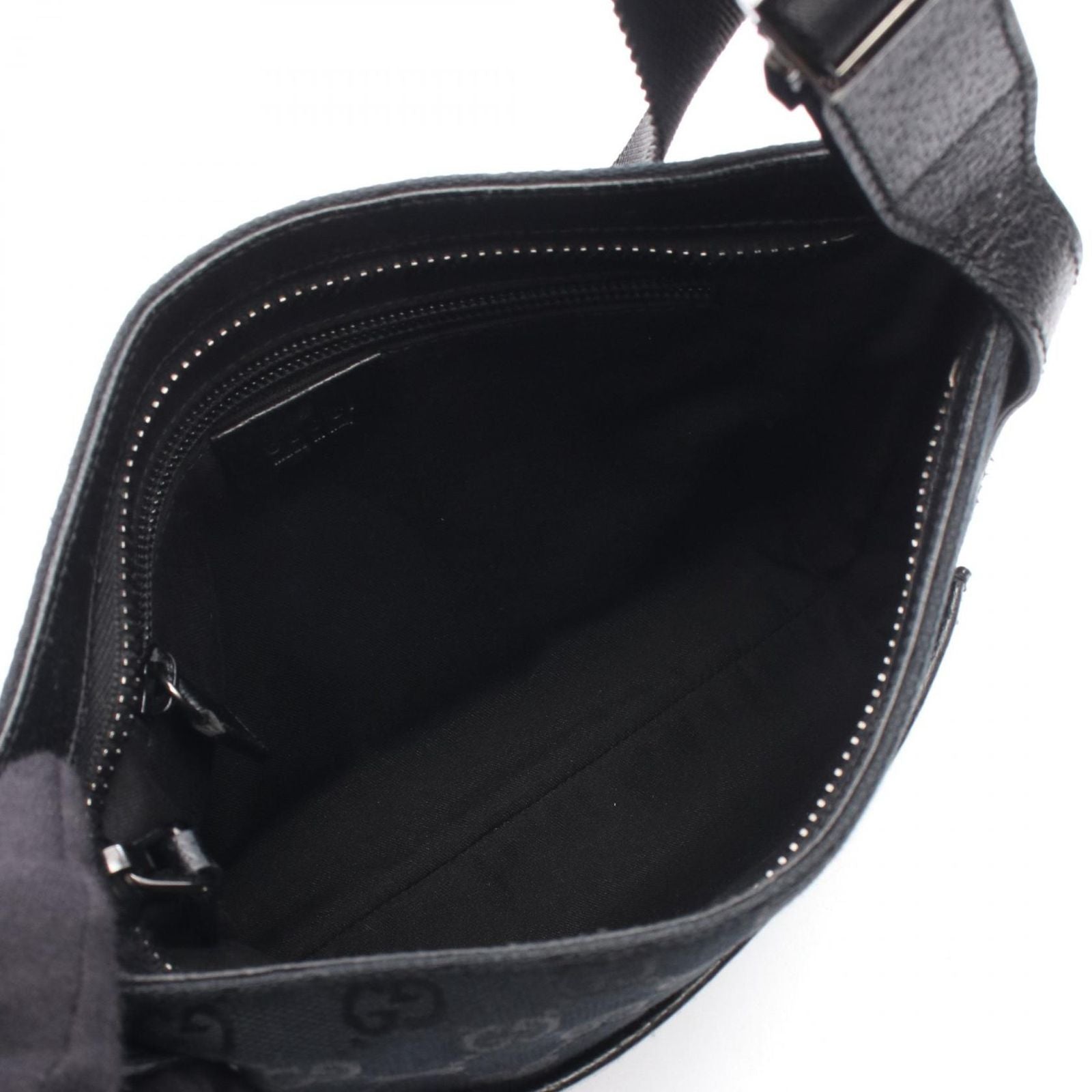 Gucci Shoulder Bag GG Canvas Black — view 3