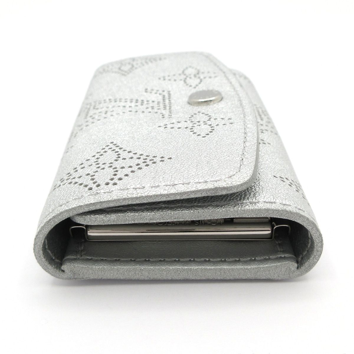 Louis Vuitton Key Case Mahina Multicles 4 Silver Simari Collection LV Ski — view 6