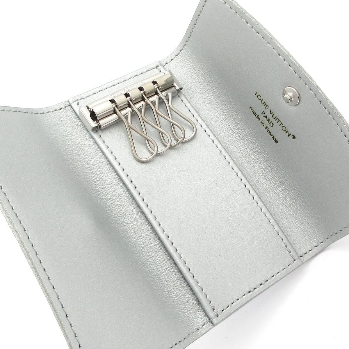 Louis Vuitton Key Case Mahina Multicles 4 Silver Simari Collection LV Ski — view 3
