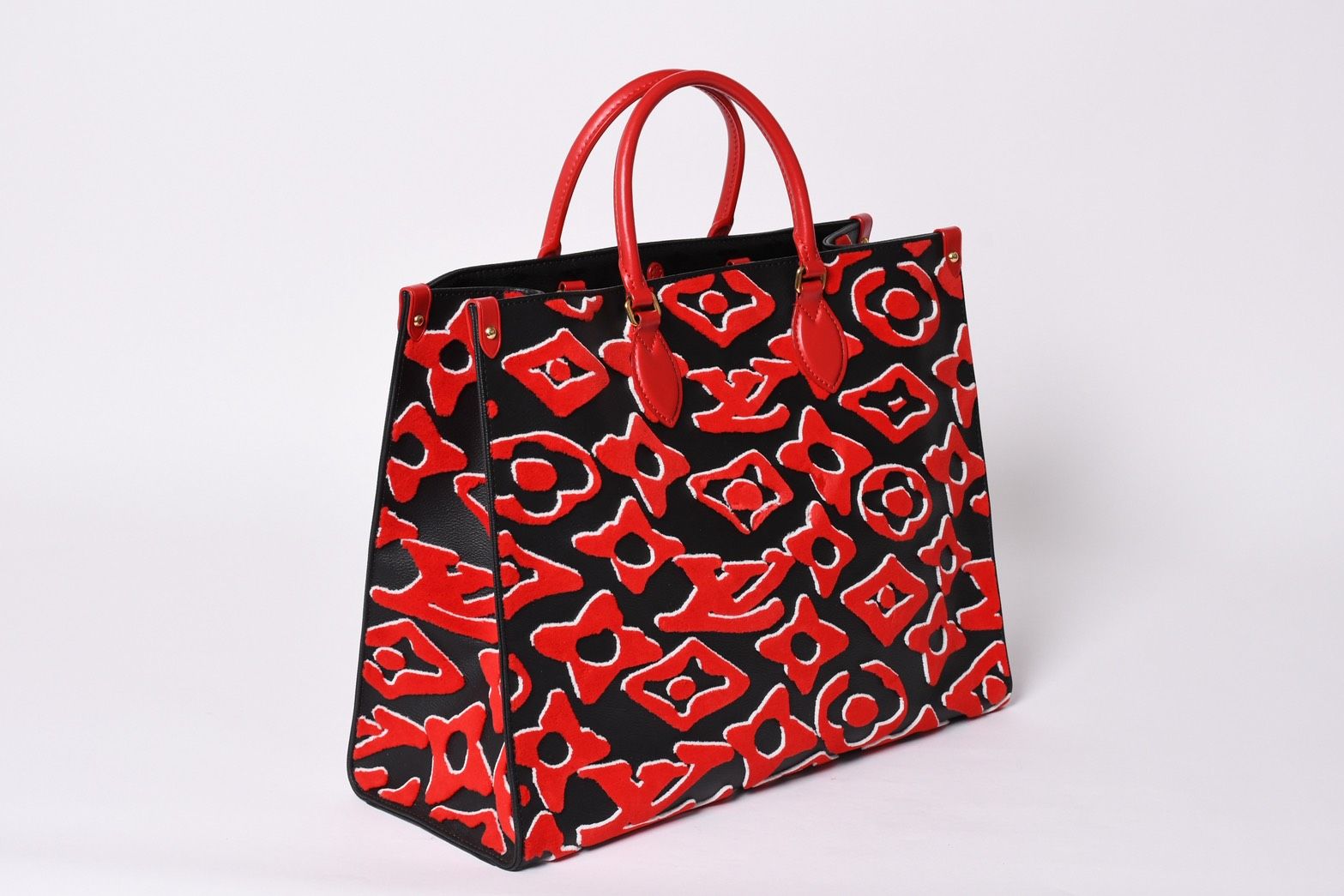 Louis Vuitton On The Go GM Monogram Tufted Black Red Tote Bag — view 4