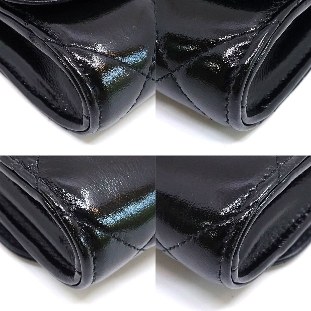 Chanel Tune Clutch Patent Leather Black Gold — view 4