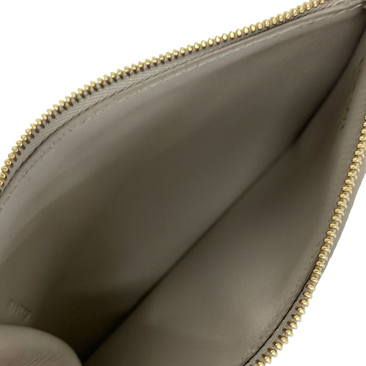 Loewe Coin Case Card Holder Light Gray L-shaped Fastener Fragment — view 3