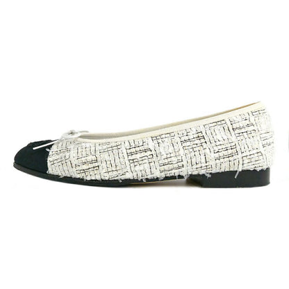 Chanel Ballerina Flat Shoes 35c Tweed Black White CC Logo